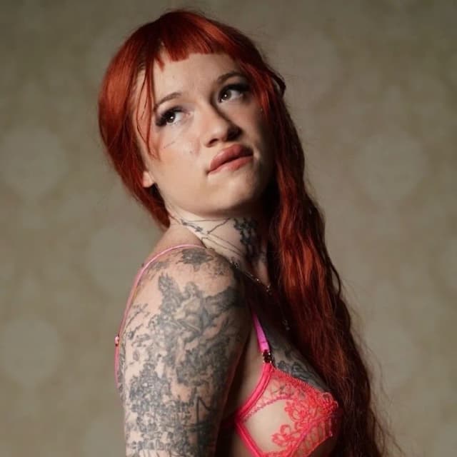 Profile picture of Roxi Bell Profile picture of Roxi Bell